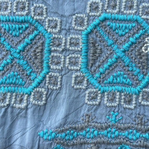 JOHNNY WAS Slate Blue FREYJA INTRICATELY EMBROIDERED FLORAL 3/4 SLEEVE BLOUSE - Picture 13 of 15